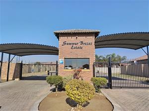 Charming 3-bedroom house in Waterval East, Rustenburg—perfect for family living and cozy gatherings