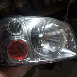 Nissan bakkue, head light