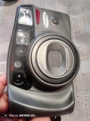 SAMSUNG AF ZOOM POINT AND SHOOT FILM CAMERA