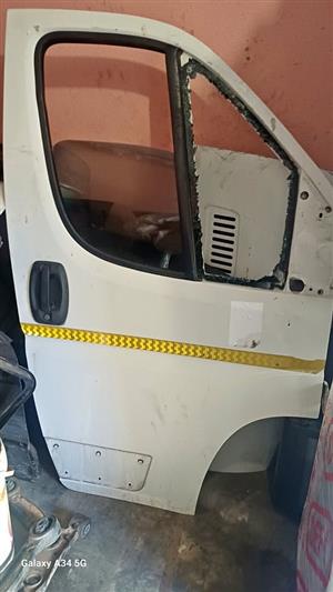 Peugeot boxer right side door