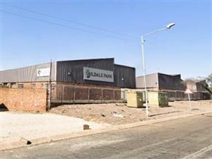 Silvertondale Industrial Warehouse To Let – Manufacturing, Receiving & Distribution Facility