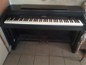 Digital piano with recording memory card like new hardly for sale in Crestview Waterfall Hillcrest