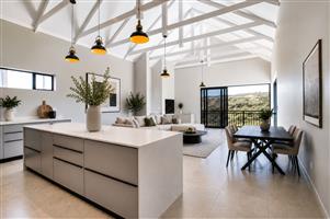 House For Sale in Outeniquasbosch