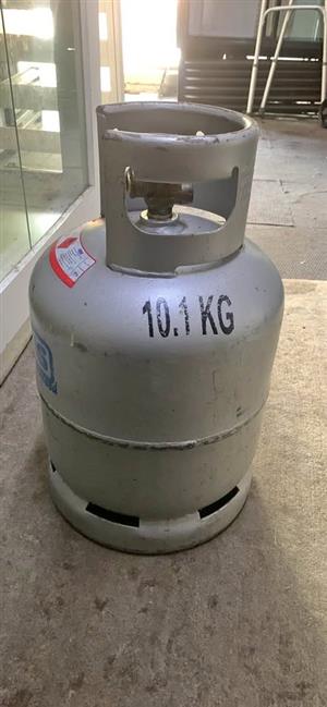 9 kg gas bottle 280 Steve Biko road  Gezina  Pretoria   calls  Wattsup