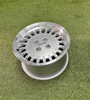 15 INCH TOYOTA CRESSIDA STEP DESIGN RIM SET