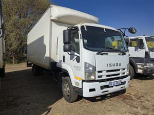 2013 Isuzu FSR800 8ton closed body with tail lift