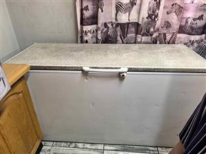 Defy 530 liter Chest freezer