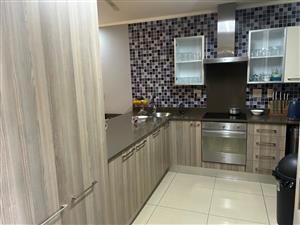 Apartment For Sale in Oaklands