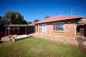 Neat Facebrick 2 Bedroom Townhouse for sale