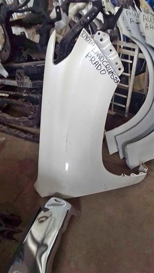 Toyota land cruiser Prado fender