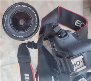 Canon EOS 500D + 18-55mm Lens Kit