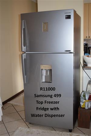 Samsung 499: Top Freezer & Fridge with Water Dispenser