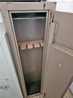 Safes second hand available !