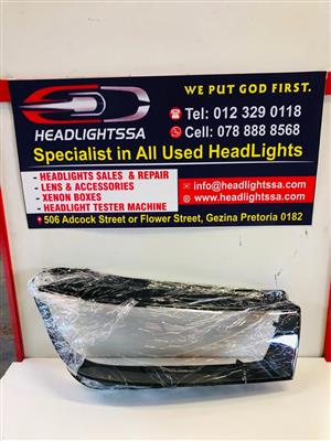 Audi Q5 right side headlight replacement lens (2018) 