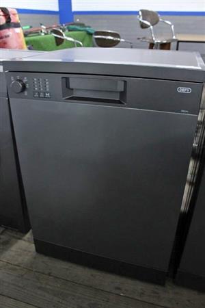 DEFY GREY DISHWASHER W/PIPES S067173B