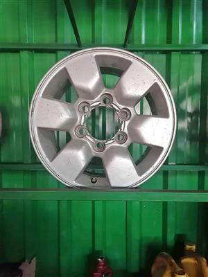 Toyota Hilux 16inch.