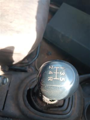 USED TOYOTA YARIS GEAR KNOB