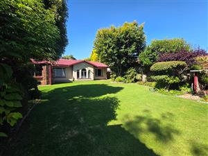 BEAUTIFUL FAMILY HOME FOR SALE IN VAALPARK