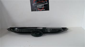 Hyundai IX35 upper grille