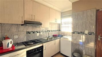 CHARMING 3-BEDROOM HOME IN RETHABILE GARDENS AVAILABLE TO LET.