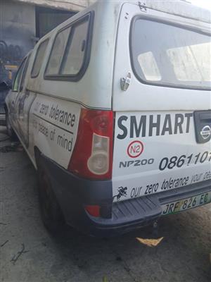 2015 Nissan np200