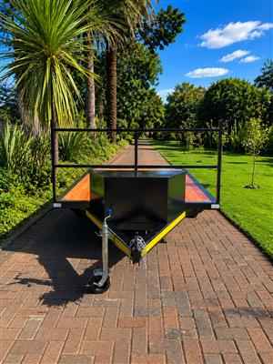 Flat deck trailer 