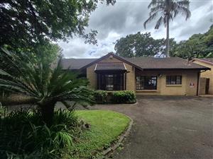 SPACIOUS LOCK AND GO