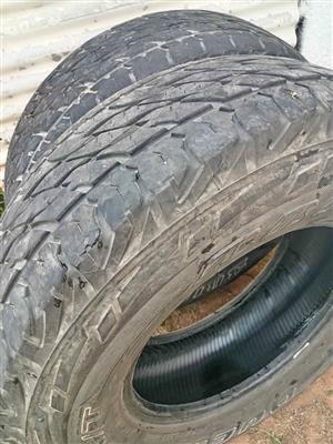 16 INCH BAKKIE TYRES BRIDGESTONE DUELER AT 255/70/16