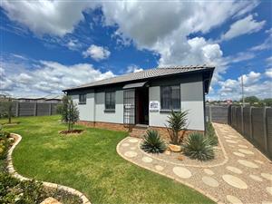 2 bedroom house with 2 Backrooms-Pretoria East investors dream home