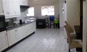2 Bedroom Ground floor apartment to rent in White River