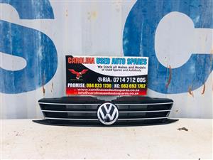 VW Jetta 6 radiator grill with chrome trimming (2015-2018) badge 