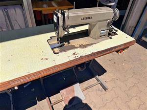 JUKI INDUSTRIAL SEWING MACHINE DDL5530