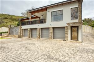 Immaculate 6 bedroom Dream Home