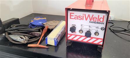 EasiWeld Handiman 130A Arc Welder with Welding Accessories