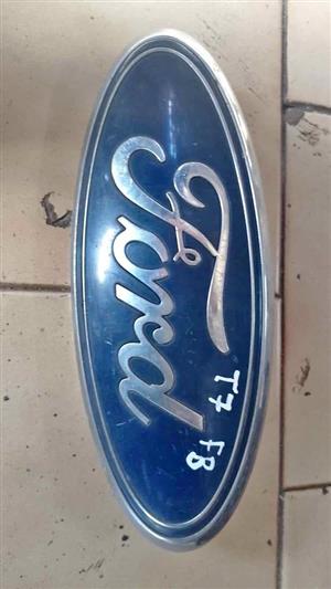 Ford Ranger T7 front badge