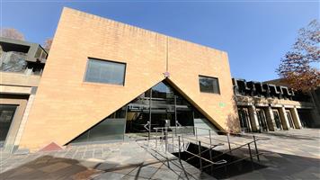 516m² of office space to let in Parktown