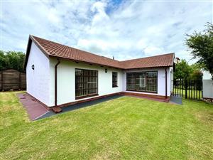 Three bedroom home plus one bedroom flat for sale in Secunda