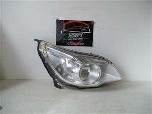 Chevrolet Utility '11-'17 right headlight