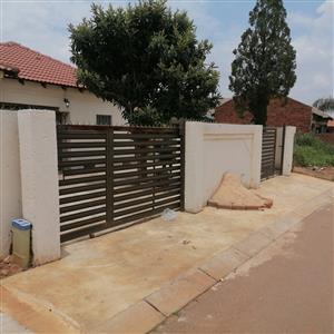 3 Spacious Bedroom house for sale in Soshanguve East 