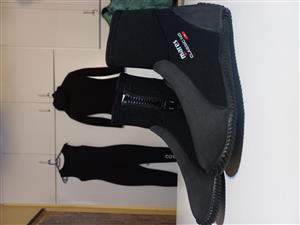 Mares Women’s Diving Booties Size 6