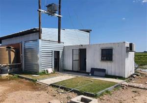 Steel structure for sale R285 000 neg