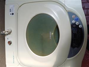 Beautifull Samsung Top loader for sale