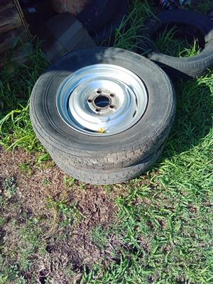 Caravan/Bakkie 5 hole  Tyre's on Rim.