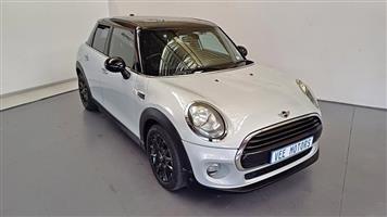 2017 MINI COOPER 5dr A/T (XS52)