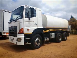 2016 Hino 700 Water tanker truck for sale
