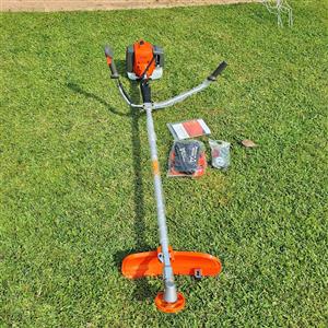 Nguni 553RS brushcutter. GARDEN MARKET PLACE.  1 Gardens Road, HILLCREST.