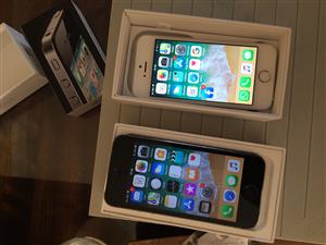 2x Apple iPhone 5’s for sale
