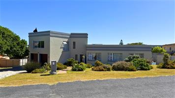 House For Sale in Franskraal