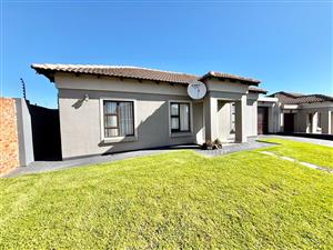 Neat & Move-In Ready Townhouse