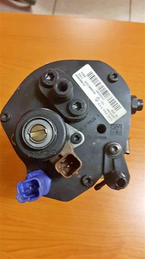 NP200 K9K ENGINE DIESEL INJECTOR PUMP. SECOND HAND. FOR VARIOUS OTHER CARS TOO.
